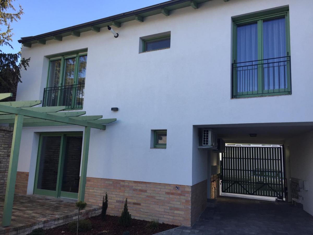 Jokai Apartman Dunafoldvar Экстерьер фото
