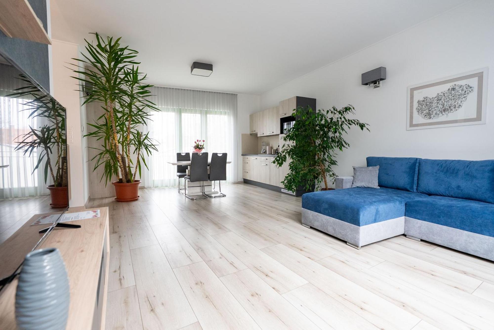 Jokai Apartman Dunafoldvar Экстерьер фото