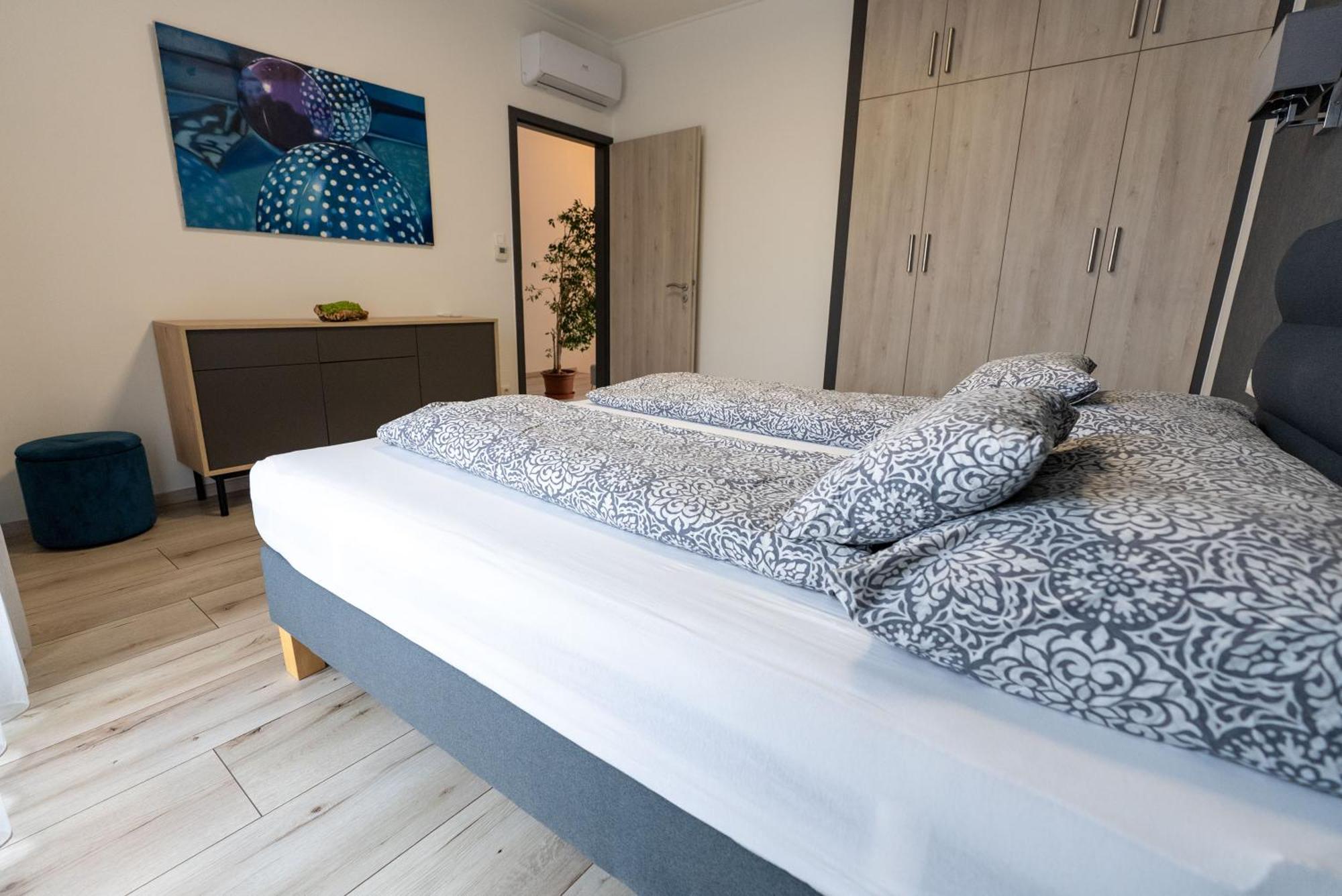 Jokai Apartman Dunafoldvar Экстерьер фото